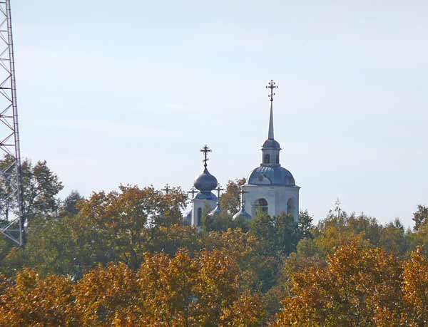 Осень. Успенская церковь. 